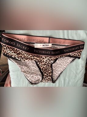 Victoria's Secret Black & Tan Leopard Hipster Panty S